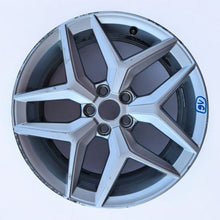 Laden Sie das Bild in den Galerie-Viewer, 1x Alufelge 17 Zoll 7.0&quot; 5x100 51ET Silber 6F0601025C Seat Rim Wheel
