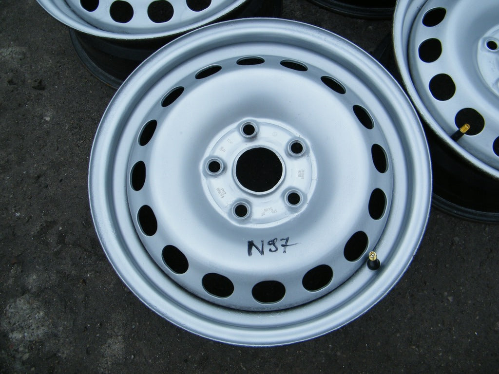 4x Alufelge 15 Zoll 6.0" 5x112 47ET Silber VW Caddy V Golf III Jetta VI Touran FEL2313191142no
