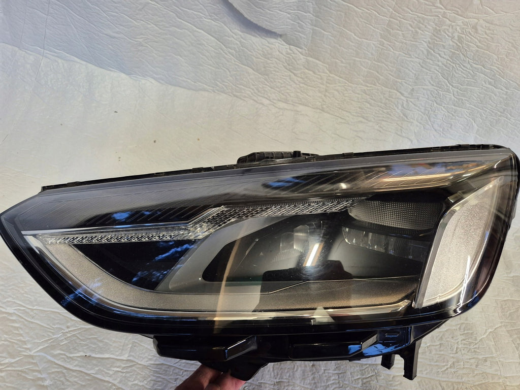 Frontscheinwerfer Audi A4 B9 8W0841011 LED Ein Stück (Rechts oder Links)