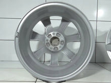 Laden Sie das Bild in den Galerie-Viewer, 1x Alufelge 18 Zoll 8.0" 5x120 30ET Silber 6790176 BMW F13 Rim Wheel FEL3314736284xb