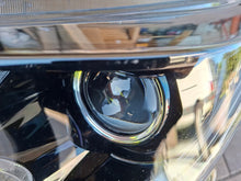 Load image into Gallery viewer, Frontscheinwerfer Toyota Corolla 81150-02S70 Ein Stück (Rechts oder Links)