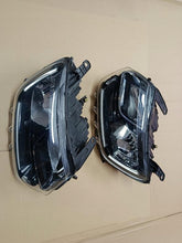 Laden Sie das Bild in den Galerie-Viewer, Frontscheinwerfer Dacia Duster 260609367R Links Scheinwerfer Headlight SCH9355491219ax