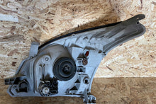 Laden Sie das Bild in den Galerie-Viewer, Frontscheinwerfer Toyota Avensis Land Cruiser 9922680008 Rechts oder Links