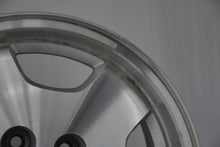 Load image into Gallery viewer, 1x Alufelge 15 Zoll 7.0" 5x114.3 25ET Glanz Silber Jeep Rim Wheel FEL6755634528pm