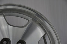 Load image into Gallery viewer, 1x Alufelge 15 Zoll 7.0" 5x114.3 25ET Glanz Silber Jeep Rim Wheel FEL6755634528pm