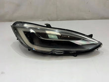 Laden Sie das Bild in den Galerie-Viewer, Frontscheinwerfer Tesla S 105357500C Rechts Scheinwerfer Headlight