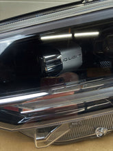 Laden Sie das Bild in den Galerie-Viewer, Frontscheinwerfer VW Taigo 2G7941035A Full LED Links Scheinwerfer Headlight SCH9712767262db