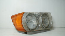 Laden Sie das Bild in den Galerie-Viewer, Frontscheinwerfer Mercedes-Benz Sl R107 1305523034 1305523033 Rechts Headlight