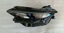 Laden Sie das Bild in den Galerie-Viewer, Frontscheinwerfer Jeep Wagoneer 68568201AA Links Scheinwerfer Headlight SCH5815964167pr