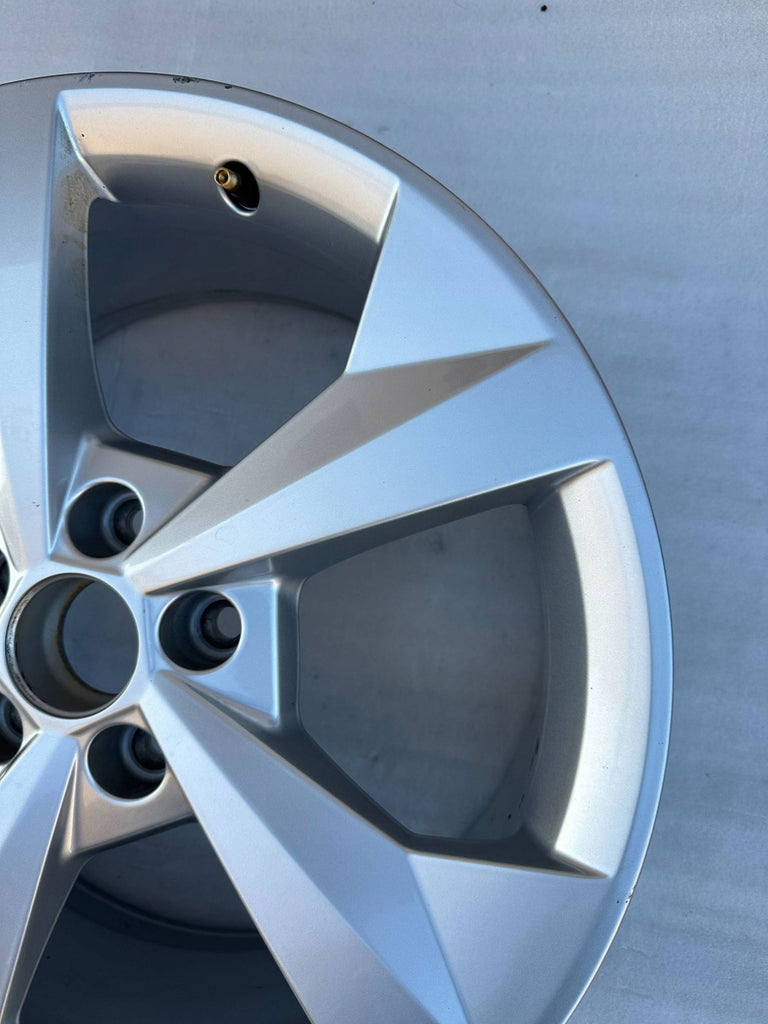 1x Alufelge 18 Zoll 8.0" 5x112 8Y0601025J Audi A3 Rim Wheel FEL7217412440dz