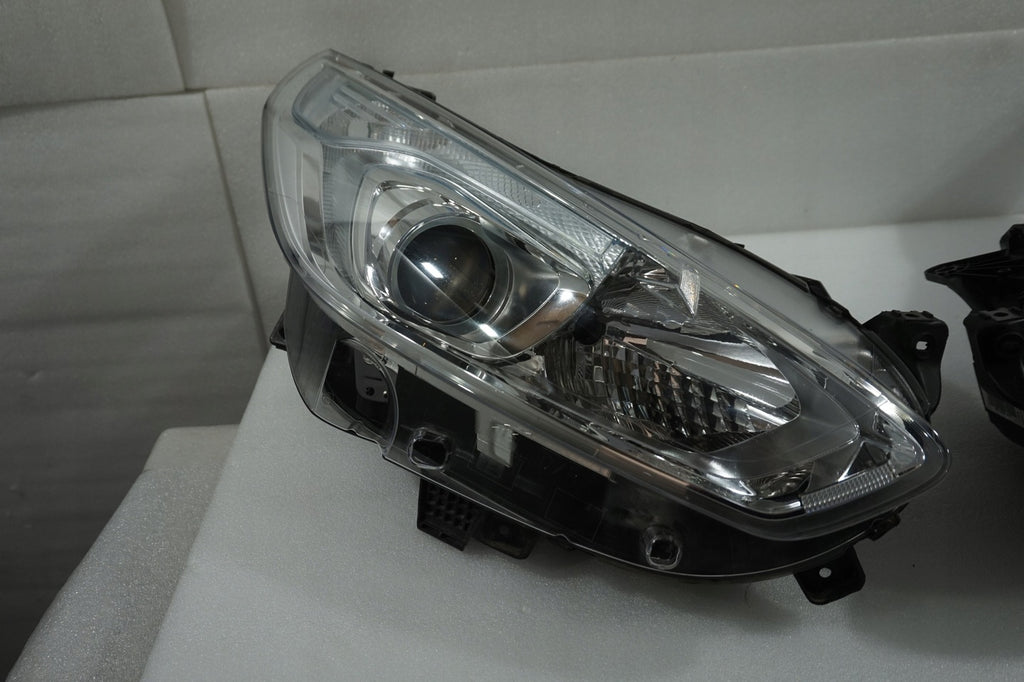 Frontscheinwerfer Ford S-Max 90074996 Ein Satz Scheinwerfer Headlight