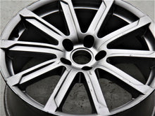 Load image into Gallery viewer, 1x Alufelge 18 Zoll 8.0&quot; 5x112 43ET Glanz Silber 4F0601025DD Audi A6 Rim Wheel