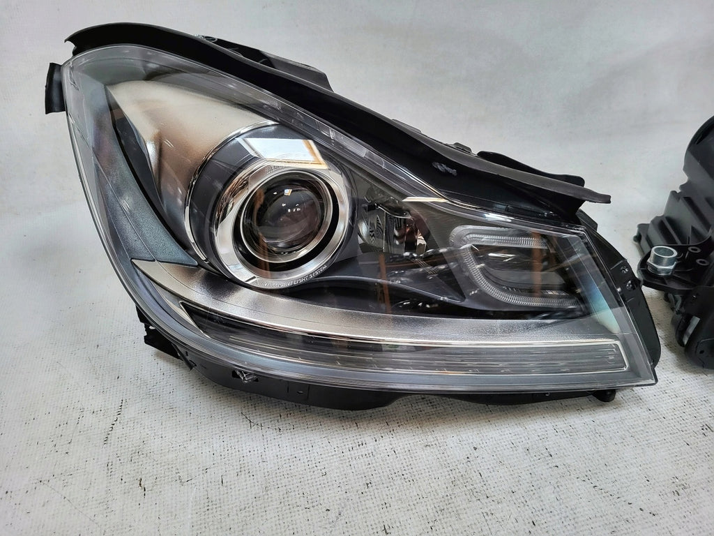 Frontscheinwerfer Mercedes-Benz W204 A2048205559 Xenon Rechts oder Links