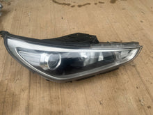 Laden Sie das Bild in den Galerie-Viewer, Frontscheinwerfer Hyundai I30 III 92102-G4000 LED Rechts Scheinwerfer Headlight