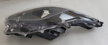 Load image into Gallery viewer, Frontscheinwerfer Toyota Yaris Links Scheinwerfer Headlight