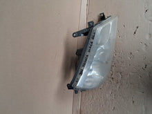 Laden Sie das Bild in den Galerie-Viewer, Frontscheinwerfer Toyota Hiace I Rechts Scheinwerfer Headlight SCH4549101873rq