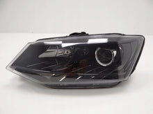 Laden Sie das Bild in den Galerie-Viewer, Frontscheinwerfer Skoda Fabia III 6V1941015A LED Links Scheinwerfer Headlight SCH8187820388td