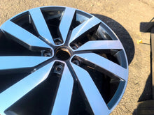 Laden Sie das Bild in den Galerie-Viewer, 1x Alufelge 18 Zoll 7.0" 5x112 5TA601025F VW Touran Rim Wheel FEL3154952045in