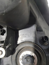 Laden Sie das Bild in den Galerie-Viewer, Frontscheinwerfer Toyota Corolla Verso Links Scheinwerfer Headlight SCH5822315278ii