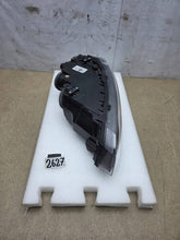 Laden Sie das Bild in den Galerie-Viewer, Frontscheinwerfer VW Polo 2G1941005 73669519 Links Scheinwerfer Headlight SCH2970790196at