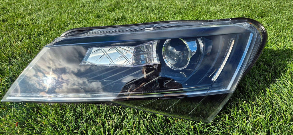 Frontscheinwerfer Skoda Superb III 3V1941015B Xenon Rechts oder Links