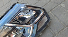 Laden Sie das Bild in den Galerie-Viewer, Frontscheinwerfer Dacia Duster 260100156 Rechts Scheinwerfer Headlight