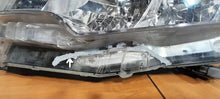Laden Sie das Bild in den Galerie-Viewer, Frontscheinwerfer Toyota Land Cruiser MIA15798 LED Links Scheinwerfer Headlight SCH8239089405bf