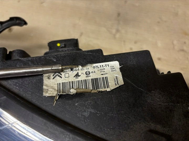 Frontscheinwerfer Citroën C4 II 9687304480 Rechts Scheinwerfer Headlight