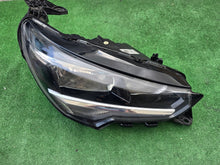 Laden Sie das Bild in den Galerie-Viewer, Frontscheinwerfer Opel Corsa F 9829465380 Rechts Scheinwerfer Headlight SCH5606301005ps