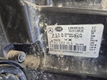 Laden Sie das Bild in den Galerie-Viewer, Frontscheinwerfer Mercedes-Benz Sprinter A9068203261 ADQ02HL41EJ01103022 Rechts SCH1098334086iu