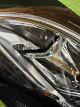 Laden Sie das Bild in den Galerie-Viewer, Frontscheinwerfer Peugeot 5008 II 90056582 9810478180 Links Headlight SCH8783839550sy