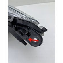 Laden Sie das Bild in den Galerie-Viewer, Frontscheinwerfer Toyota Hilux VIII RCD25398 FALSE Scheinwerfer Headlight SCH5851306413du
