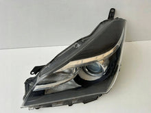 Load image into Gallery viewer, Frontscheinwerfer Toyota Yaris Links Scheinwerfer Headlight
