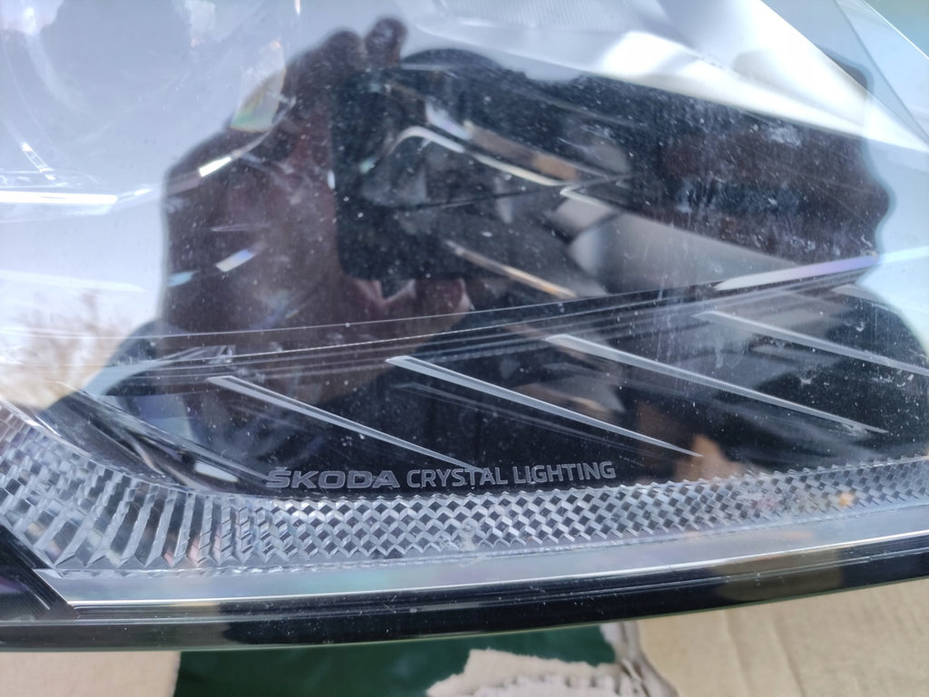 Frontscheinwerfer Skoda Octavia IV 5E4941016B LED Rechts Scheinwerfer Headlight SCH9084943523mu