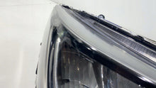 Load image into Gallery viewer, Frontscheinwerfer Toyota Corolla 81110-02S60 Rechts Scheinwerfer Headlight SCH3297063255ra