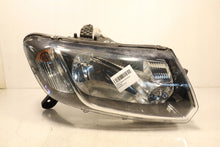 Laden Sie das Bild in den Galerie-Viewer, Frontscheinwerfer Dacia Sandero II 260107737R Rechts Scheinwerfer Headlight
