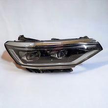 Laden Sie das Bild in den Galerie-Viewer, Frontscheinwerfer VW Passat 3G1941082P 90175145 LED Rechts Headlight