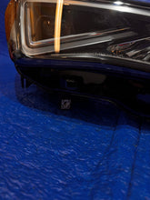 Laden Sie das Bild in den Galerie-Viewer, Frontscheinwerfer Seat Leon 5FB941774 Rechts Scheinwerfer Headlight SCH3375945889tn