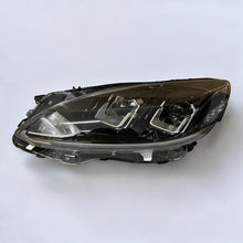 Laden Sie das Bild in den Galerie-Viewer, Frontscheinwerfer Ford Kuga 19-LV4B-13E015-CA- Links Scheinwerfer Headlight