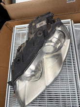 Load image into Gallery viewer, Frontscheinwerfer VW Passat 3C0941751G Xenon Links Scheinwerfer Headlight SCH6300947532ac