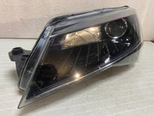 Laden Sie das Bild in den Galerie-Viewer, Frontscheinwerfer Skoda Superb III 3V1941015B Full LED Links Headlight SCH2390699638pm