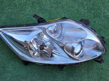 Laden Sie das Bild in den Galerie-Viewer, Frontscheinwerfer Toyota Auris 81110-02490 Xenon Rechts Scheinwerfer Headlight