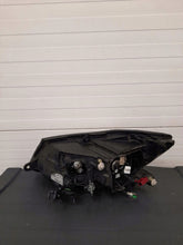 Laden Sie das Bild in den Galerie-Viewer, Frontscheinwerfer Skoda Superb RKC13175 Vorderseite Scheinwerfer Headlight