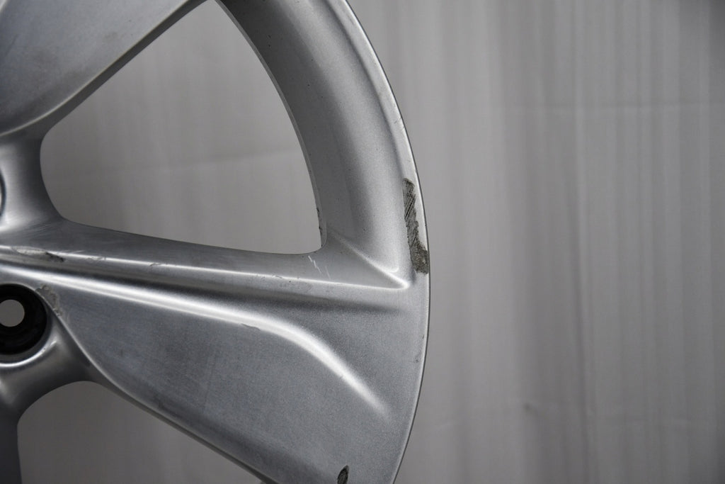 1x Alufelge 18 Zoll 7.5" 5x108 49ET Glanz Silber YP00064380 Opel Grandland