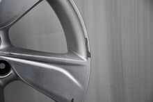 Load image into Gallery viewer, 1x Alufelge 18 Zoll 7.5&quot; 5x108 49ET Glanz Silber YP00064380 Opel Grandland