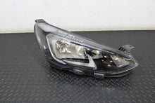 Laden Sie das Bild in den Galerie-Viewer, Frontscheinwerfer Ford Focus JX7B-13W029-CE Rechts Scheinwerfer Headlight SCH5292710030kz
