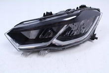 Laden Sie das Bild in den Galerie-Viewer, Frontscheinwerfer VW Polo 2G1941005 Halogen Links Scheinwerfer Headlight