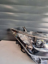 Laden Sie das Bild in den Galerie-Viewer, Frontscheinwerfer Toyota Auris 81110-02K60 LED Rechts Scheinwerfer Headlight