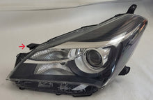 Load image into Gallery viewer, Frontscheinwerfer Toyota Yaris Links Scheinwerfer Headlight