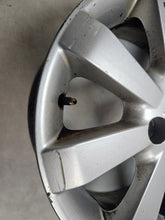 Laden Sie das Bild in den Galerie-Viewer, 1x Alufelge 15 Zoll 5.5" 4x100 45ET PZ406-B0674-ZC Toyota I Rim Wheel FEL7077163805he